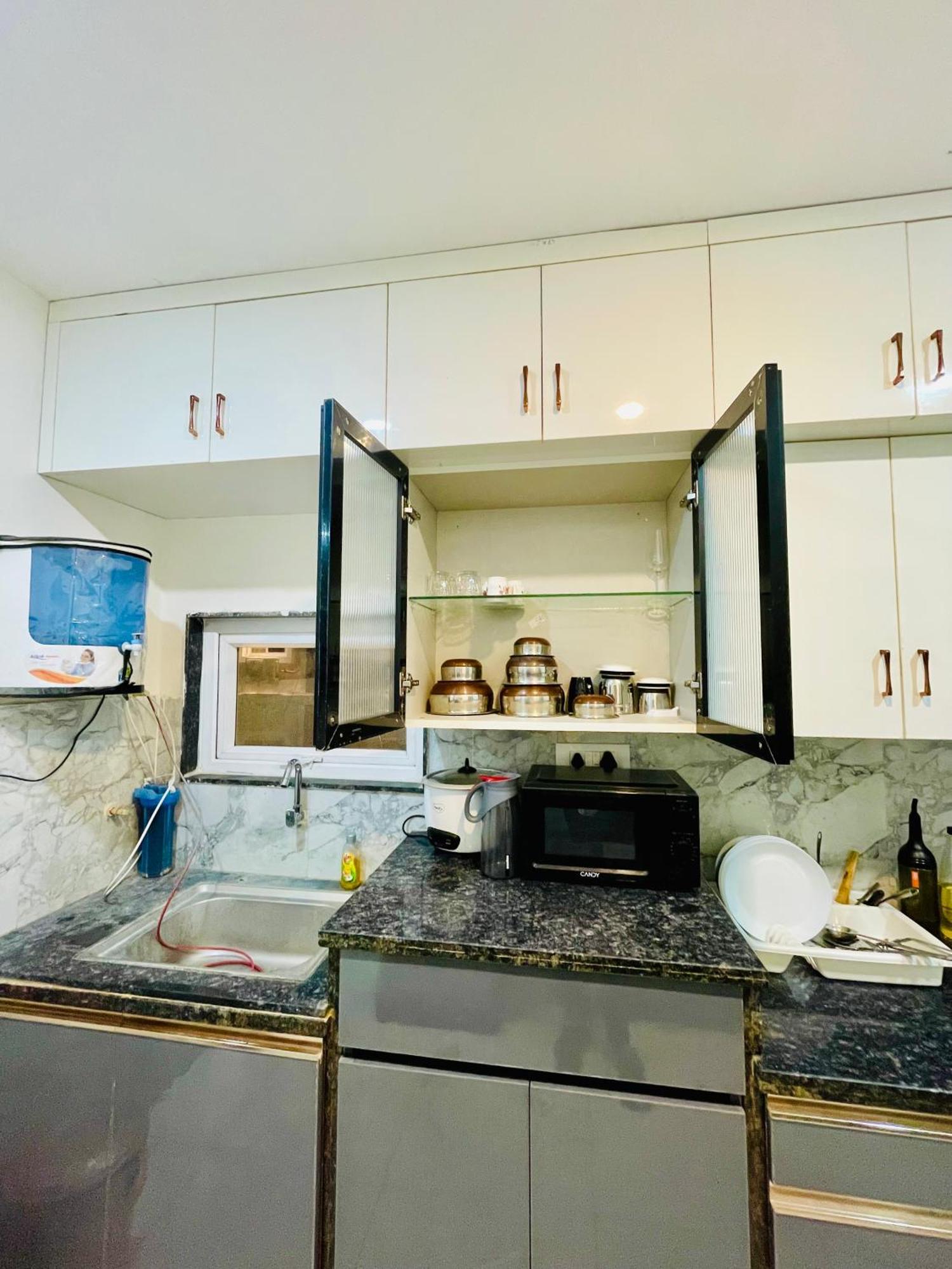 Noah Suits-2bhk Nearusconsulate