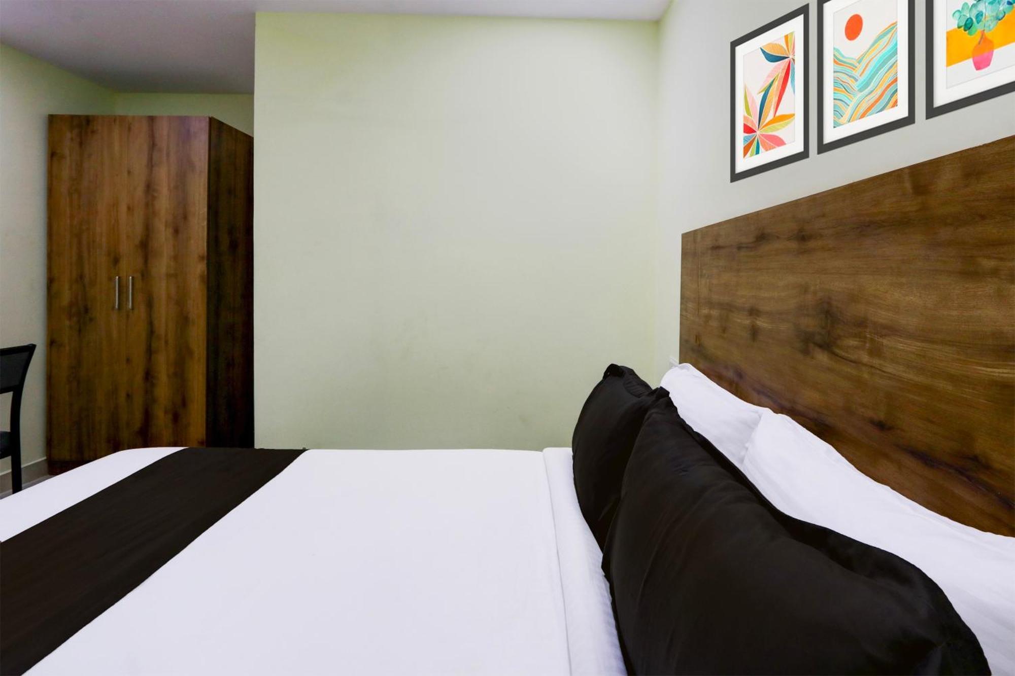 Super Townhouse Sr Luxury Hotel Hyderabad