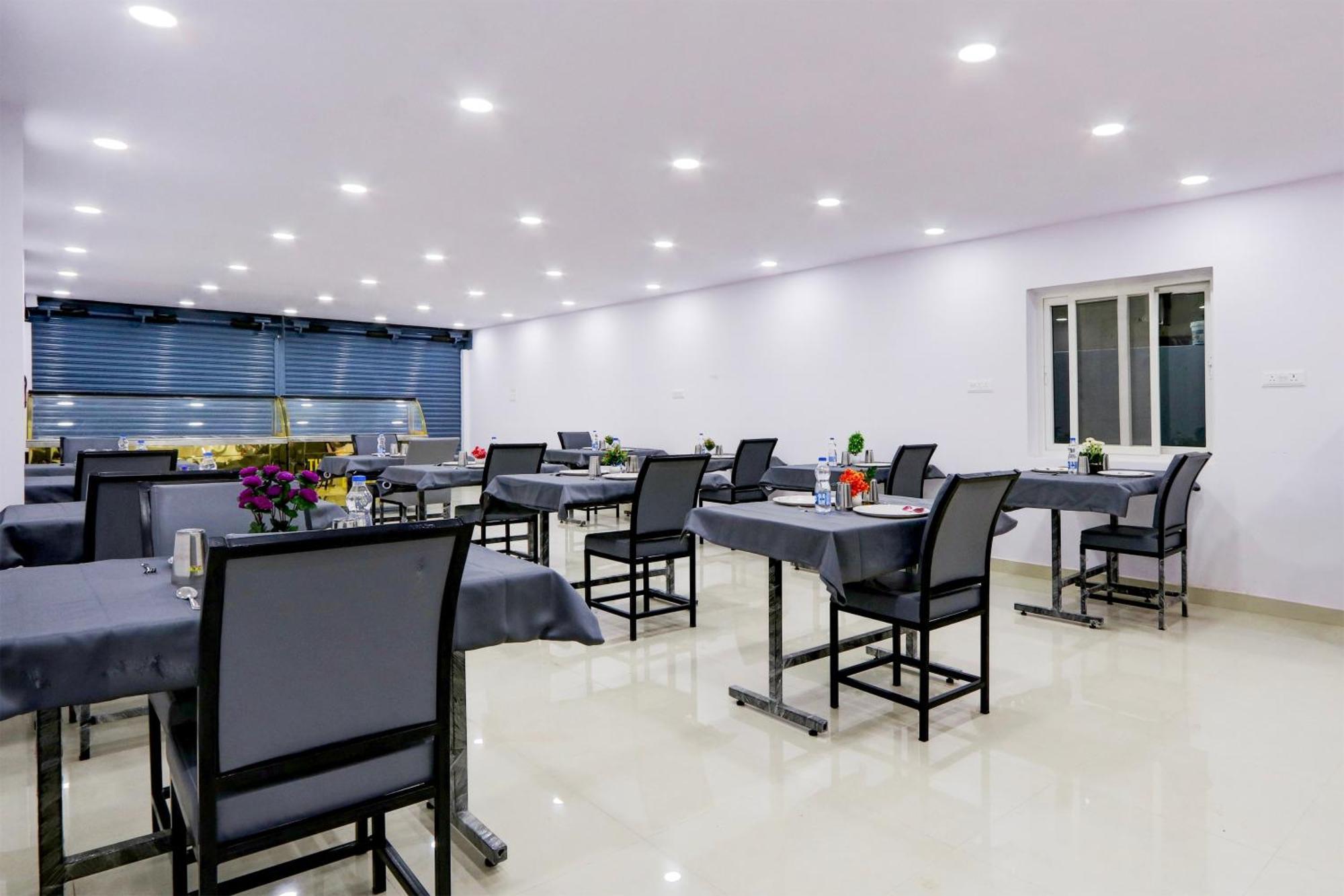 Super Townhouse Sr Luxury Hotel