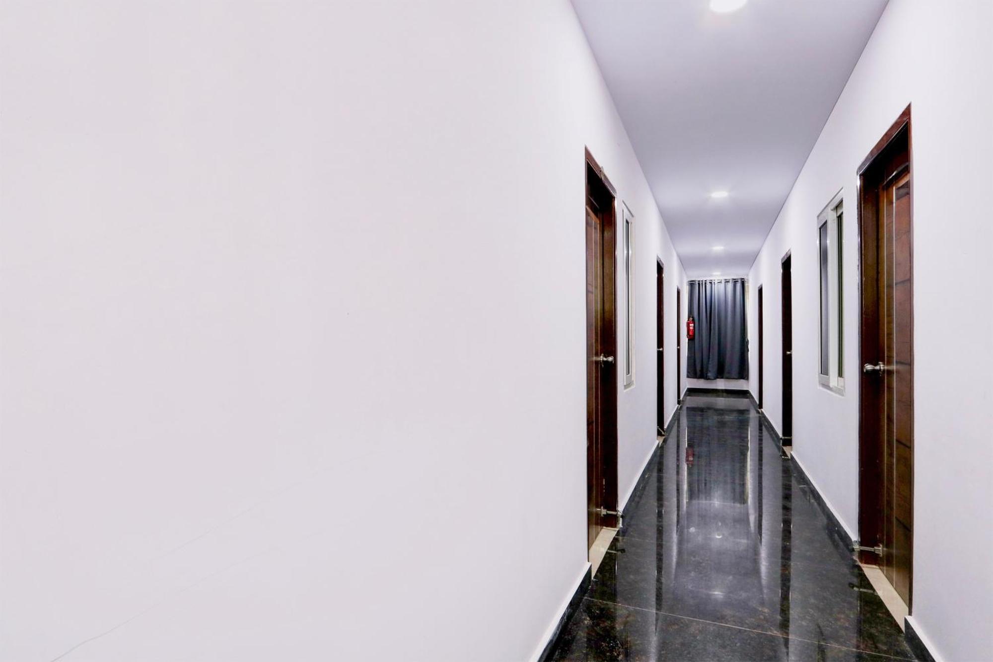 Super Townhouse Sr Luxury Hotel 3*