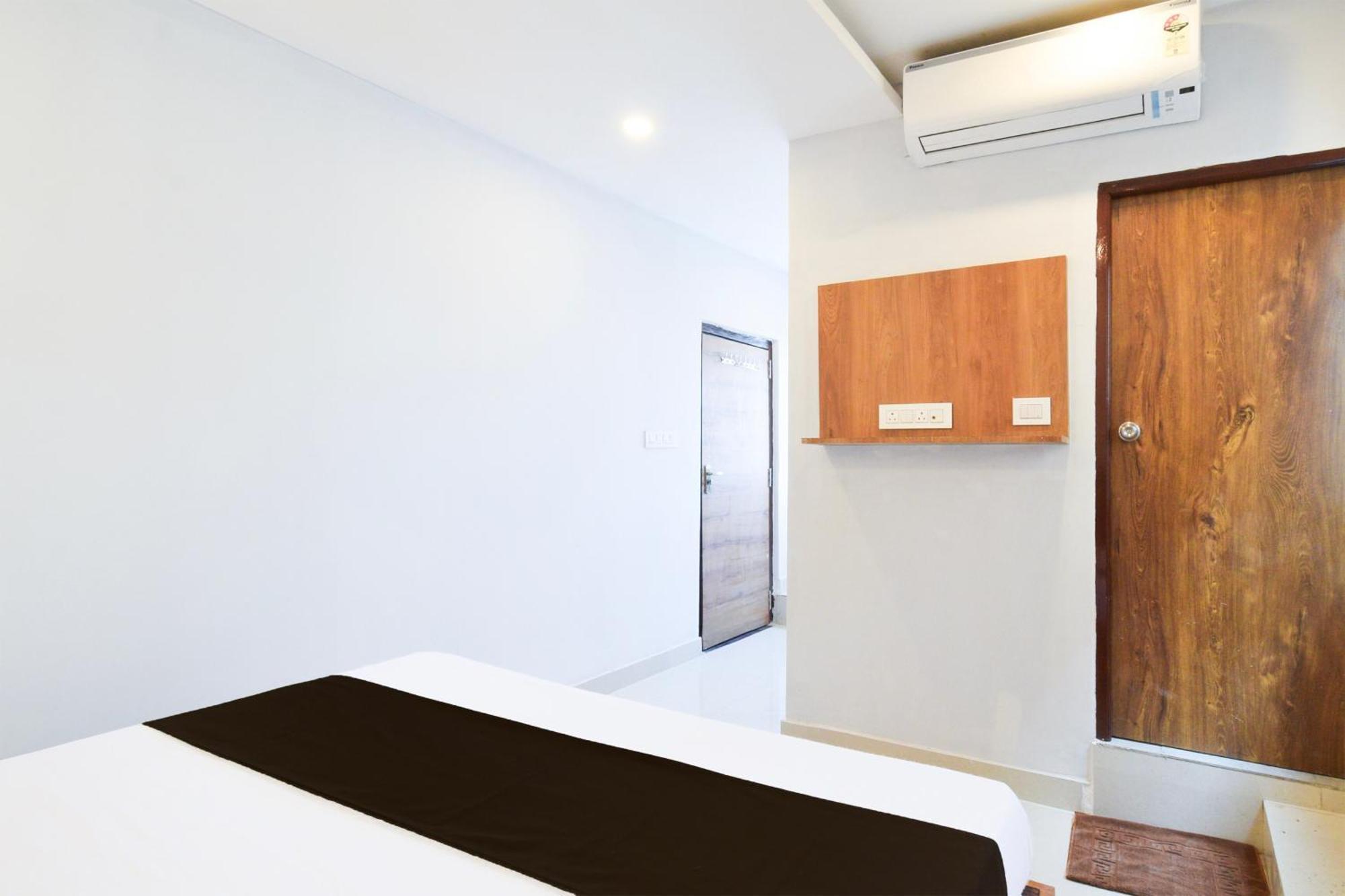 Hotel O Vaishnavi Residency 3*
