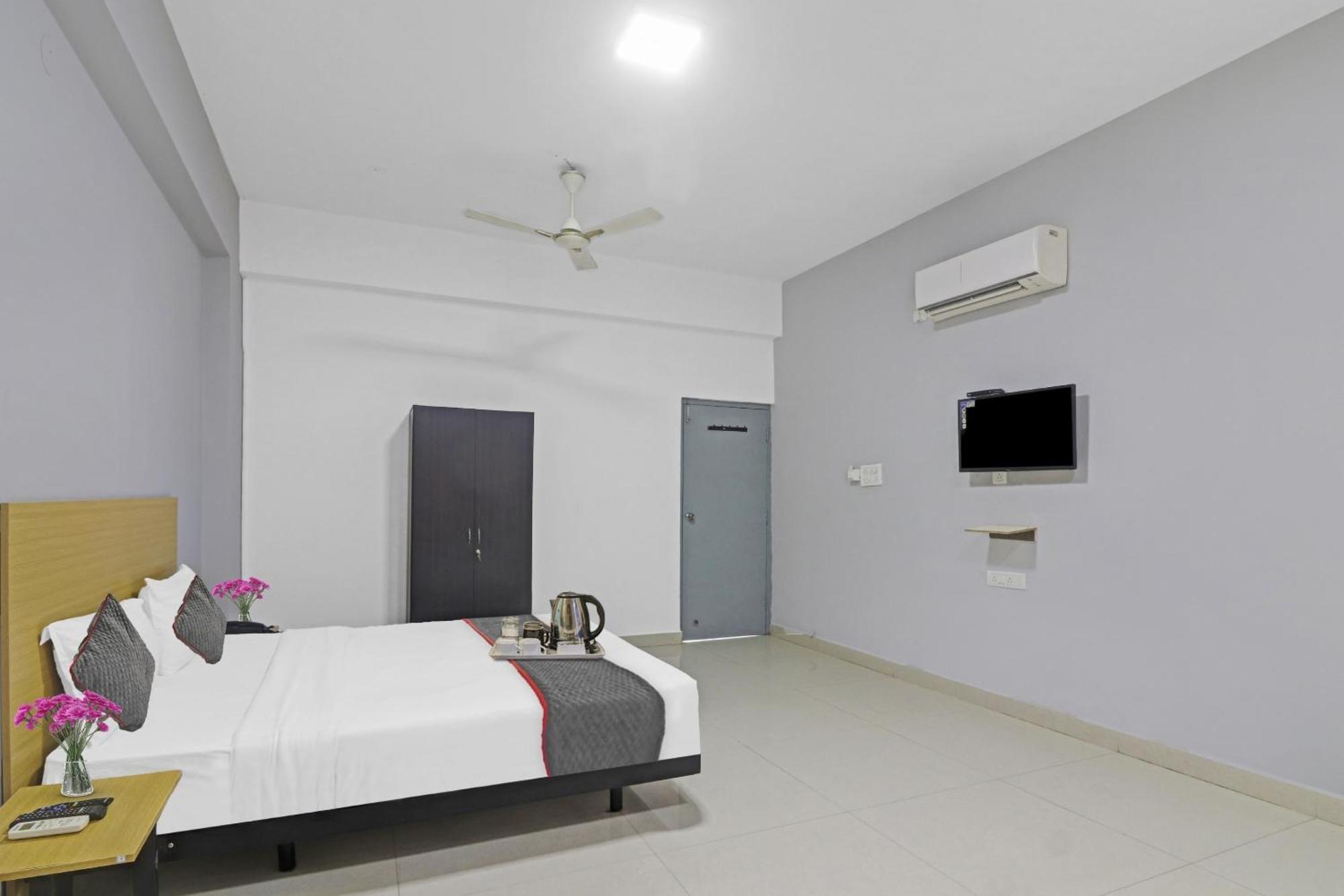 Super Townhouse De Alphabet Hotel Hyderabad