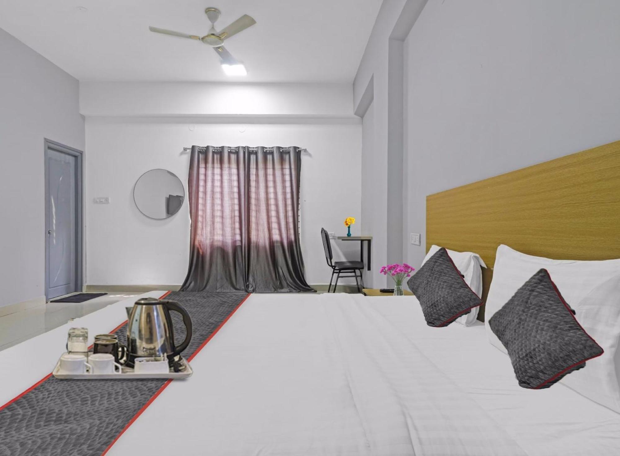 Super Townhouse De Alphabet Hotel 4*
