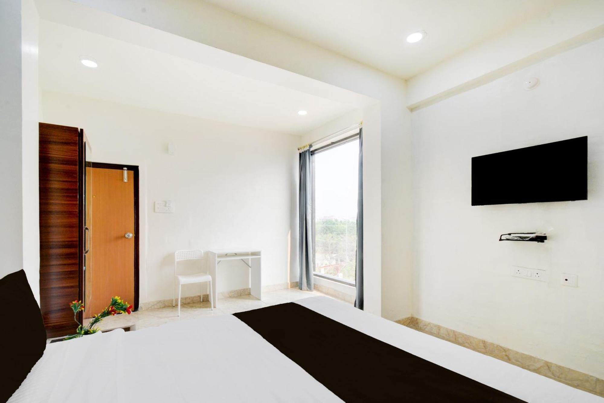 Hotel Townhouse Oak Nagole Near Mini Shilparamam Formerly Saka Arcade