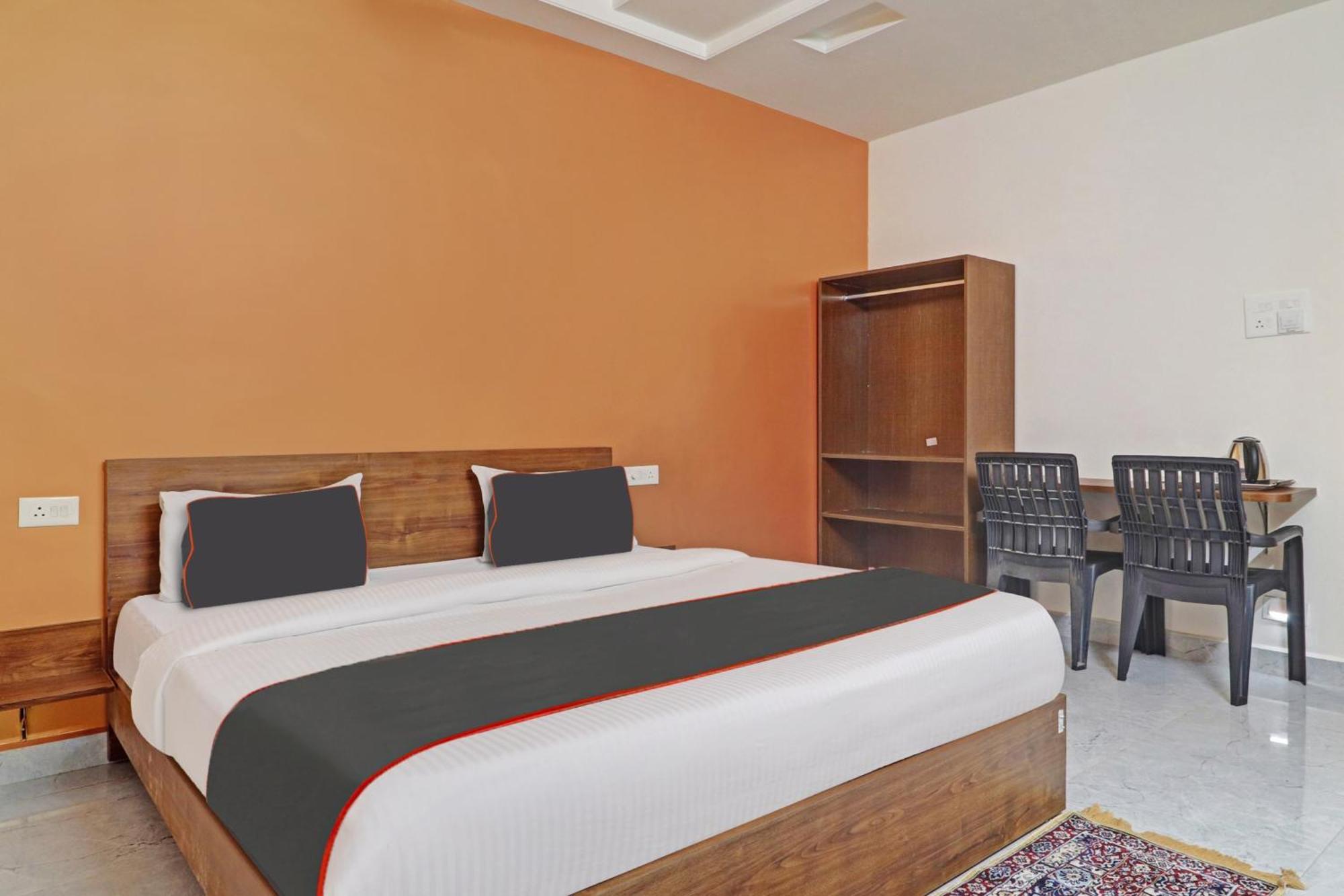 Hotel Collection O Golden Hitech 4*