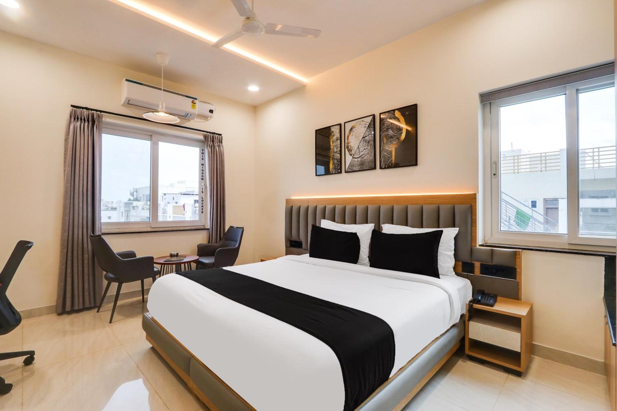 Townhouse Oak Indigo Business 3*