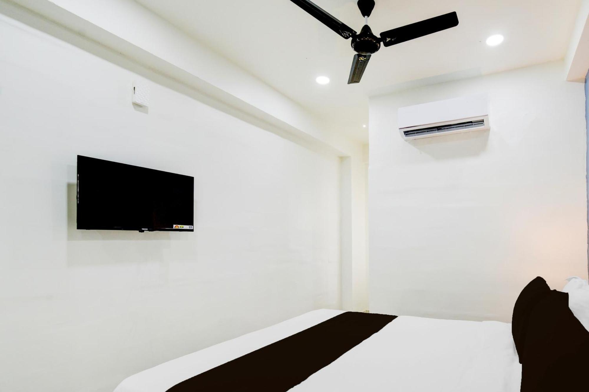 Townhouse Oak Nagole Near Mini Shilparamam Formerly Saka Arcade Hotel *
