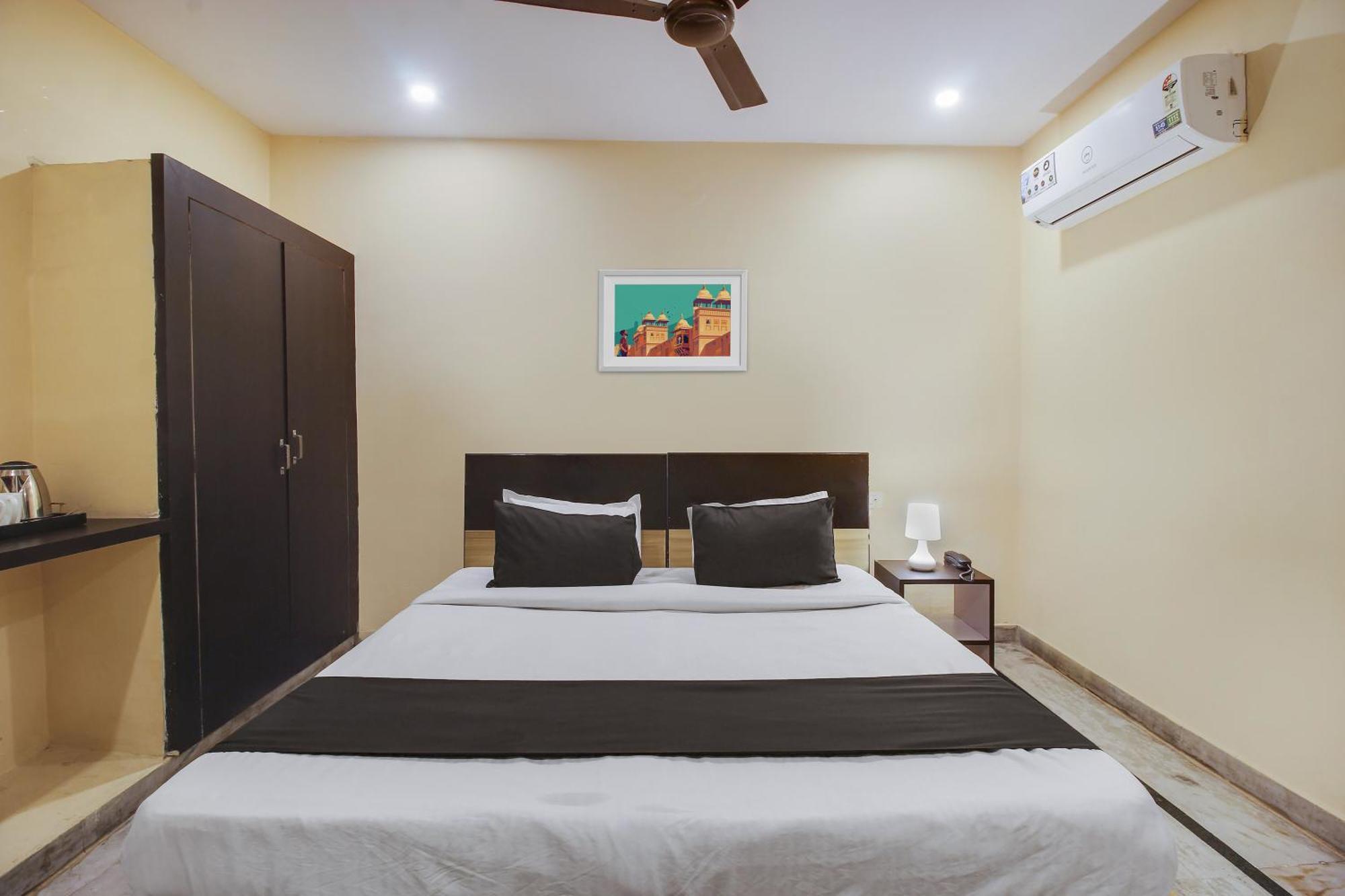 Hotel O Anuguna Tulasi Grand Near Jntu