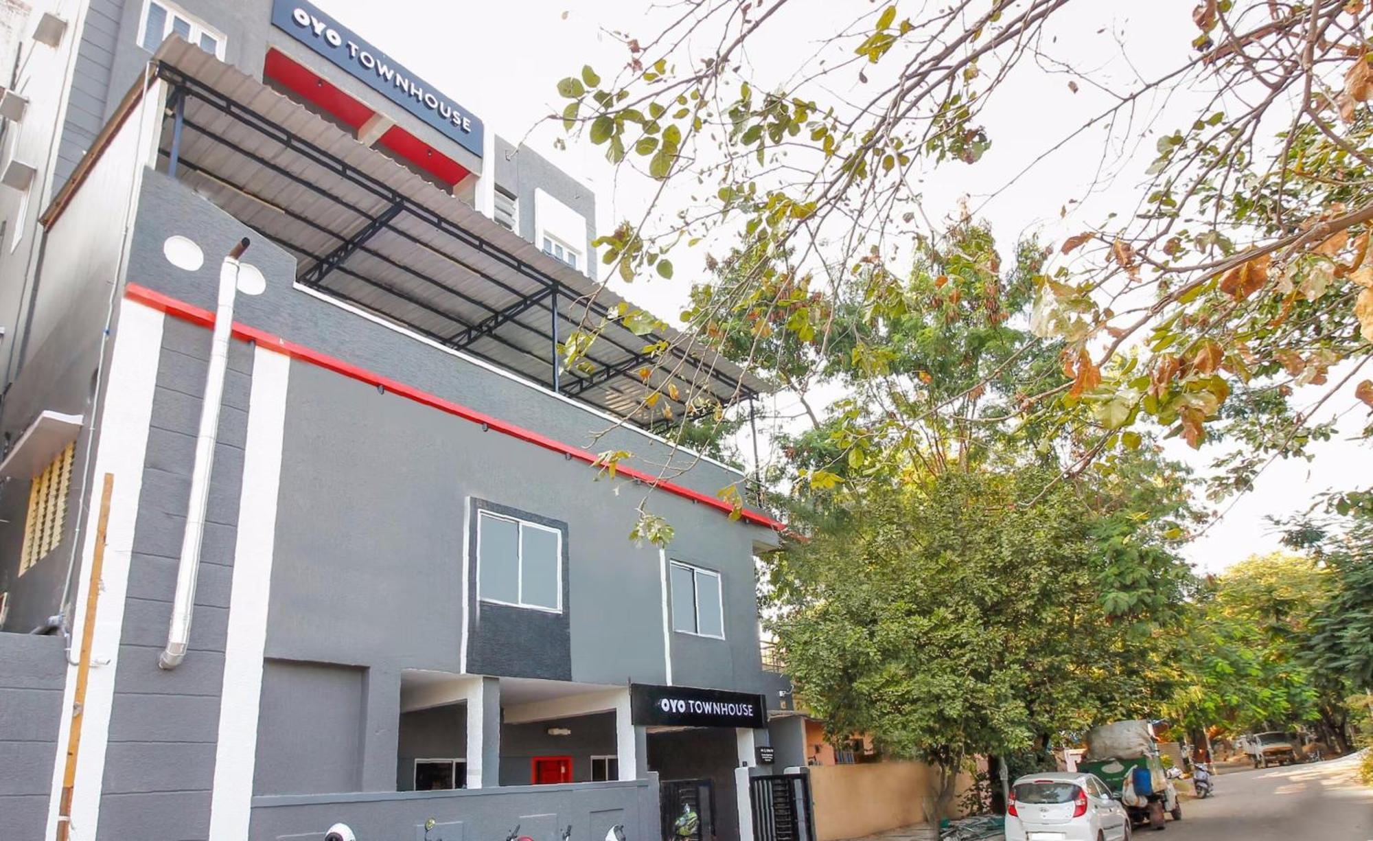 Super Townhouse Rcc Sunrise Hotel 4*