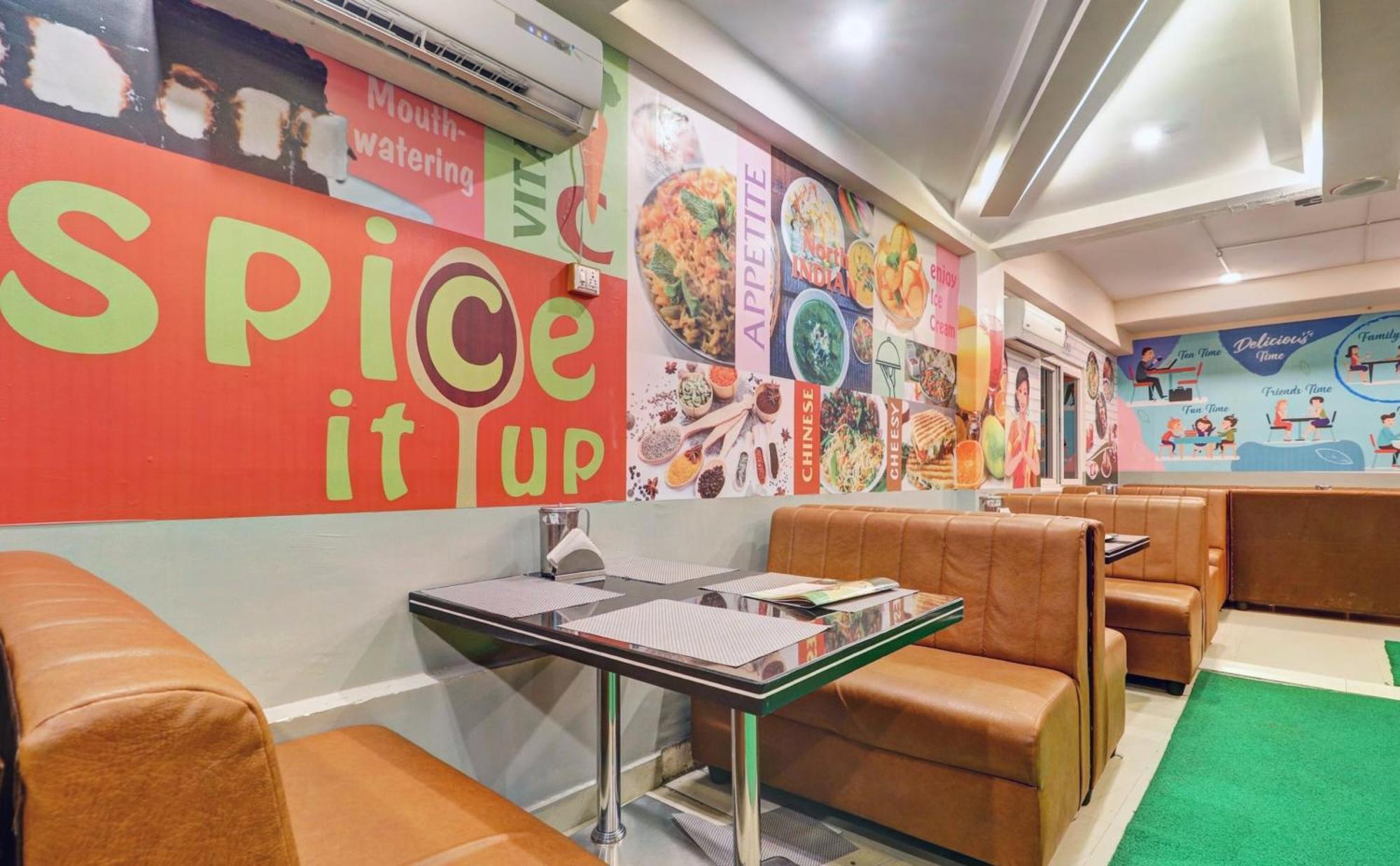 Super Townhouse Rcc Park View Hotel 4*