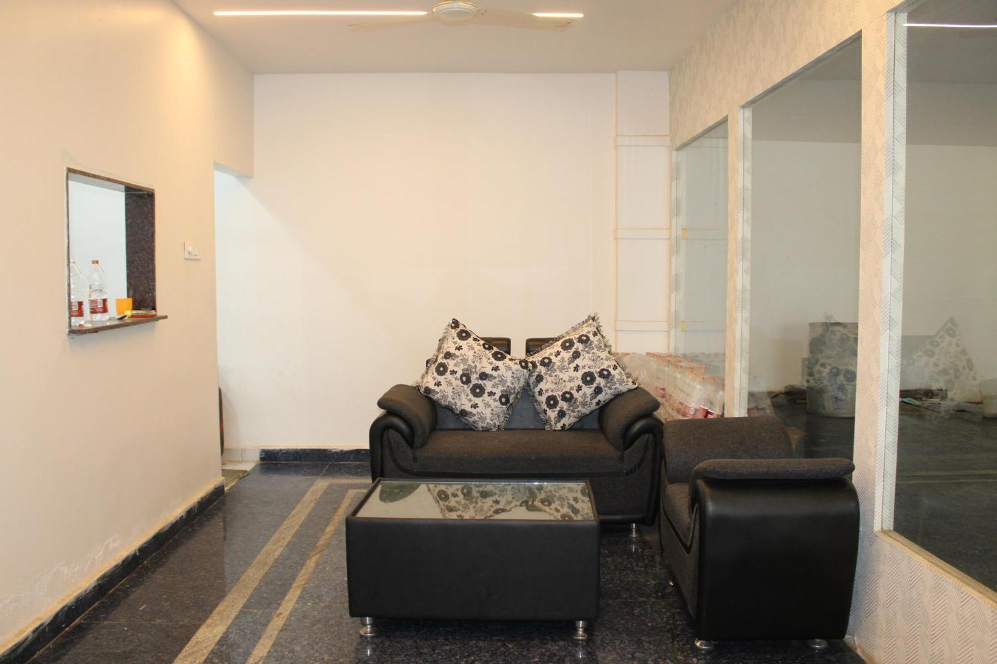 Vaarahi Chanda Nagar, Near Hitech Hotel 3*