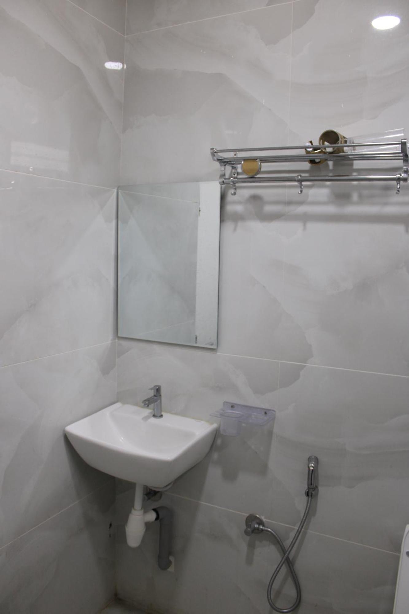 Hotel Vaarahi Chanda Nagar, Near Hitech