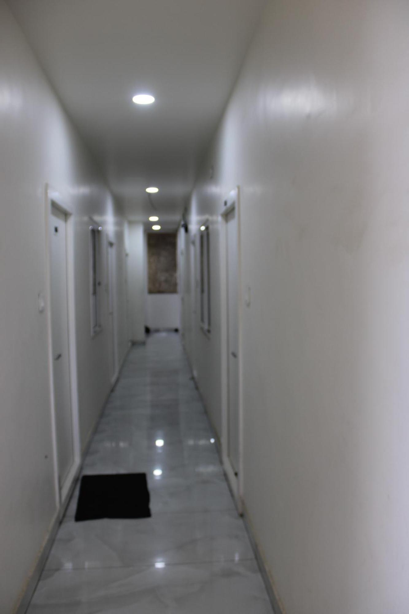 Vaarahi Chanda Nagar, Near Hitech 3* Hyderabad