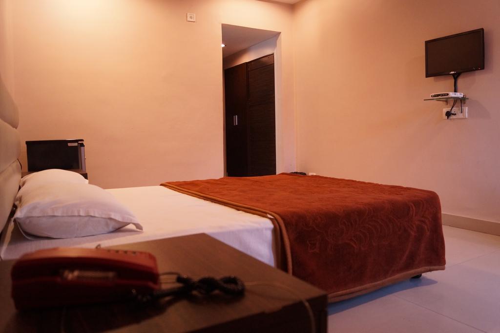 Anshu Grand Hotel