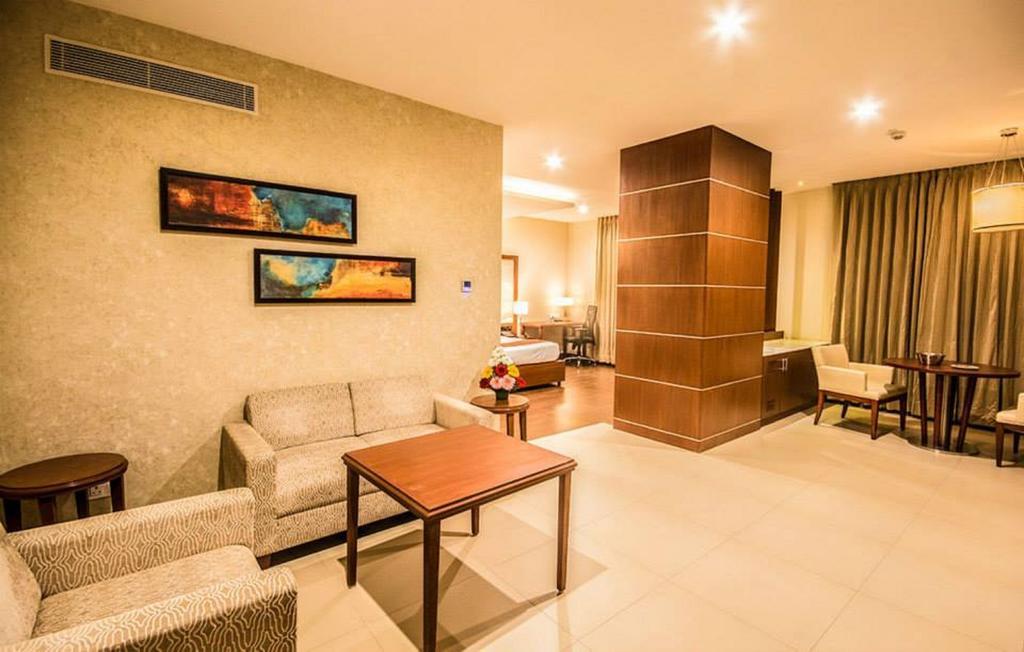Hotel The Altruist Business Hitech