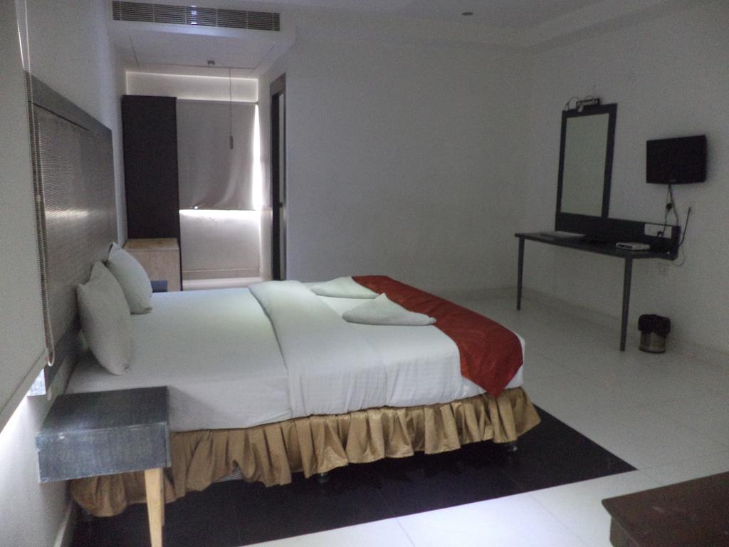 Hotel O Palak Residency Near Erragadda Metro Station
