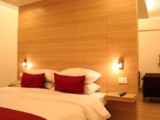 Hotel Red Fox By Lemon Tree Hotels,