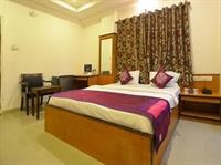 Hotel Oyo Premium Lakdi Ka Pul Regency 3*