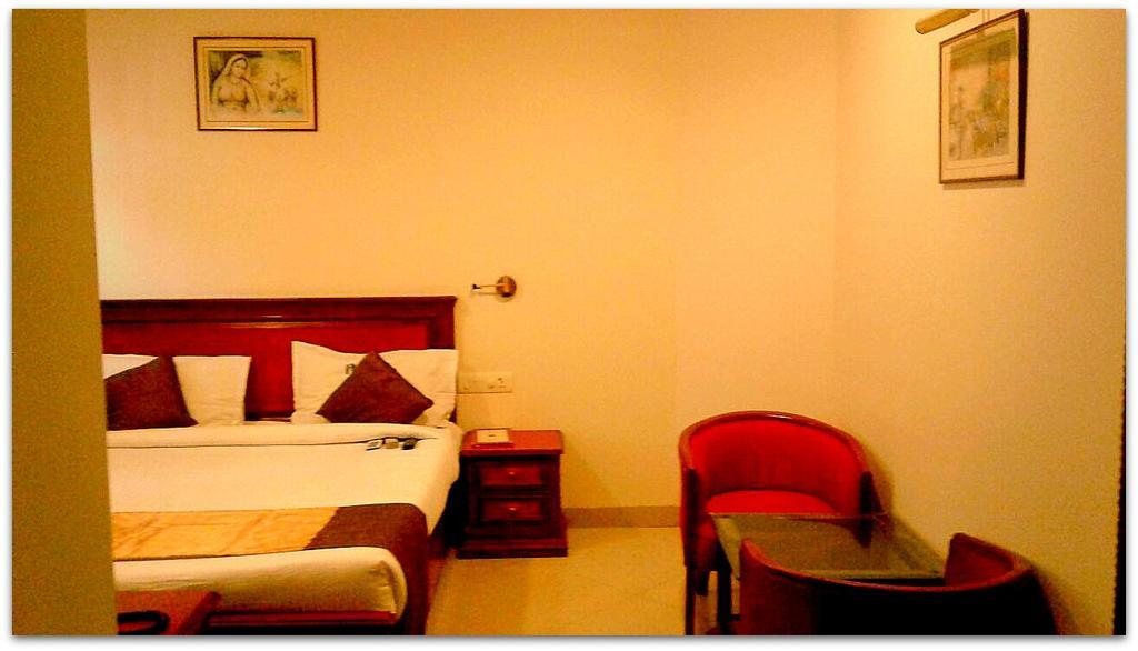 Raj International 3* Hyderabad
