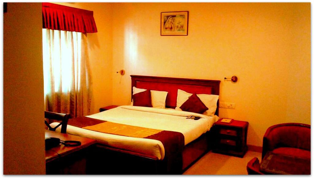 Raj International Inn 3*