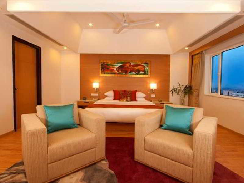 Lemon Tree Premier Hitec Hotel