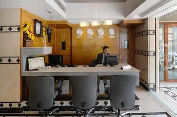 Hotel Oyo Premium Somajiguda 3*
