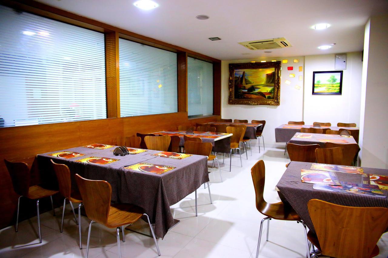 Hotel Fabhotel V Hitech 3*