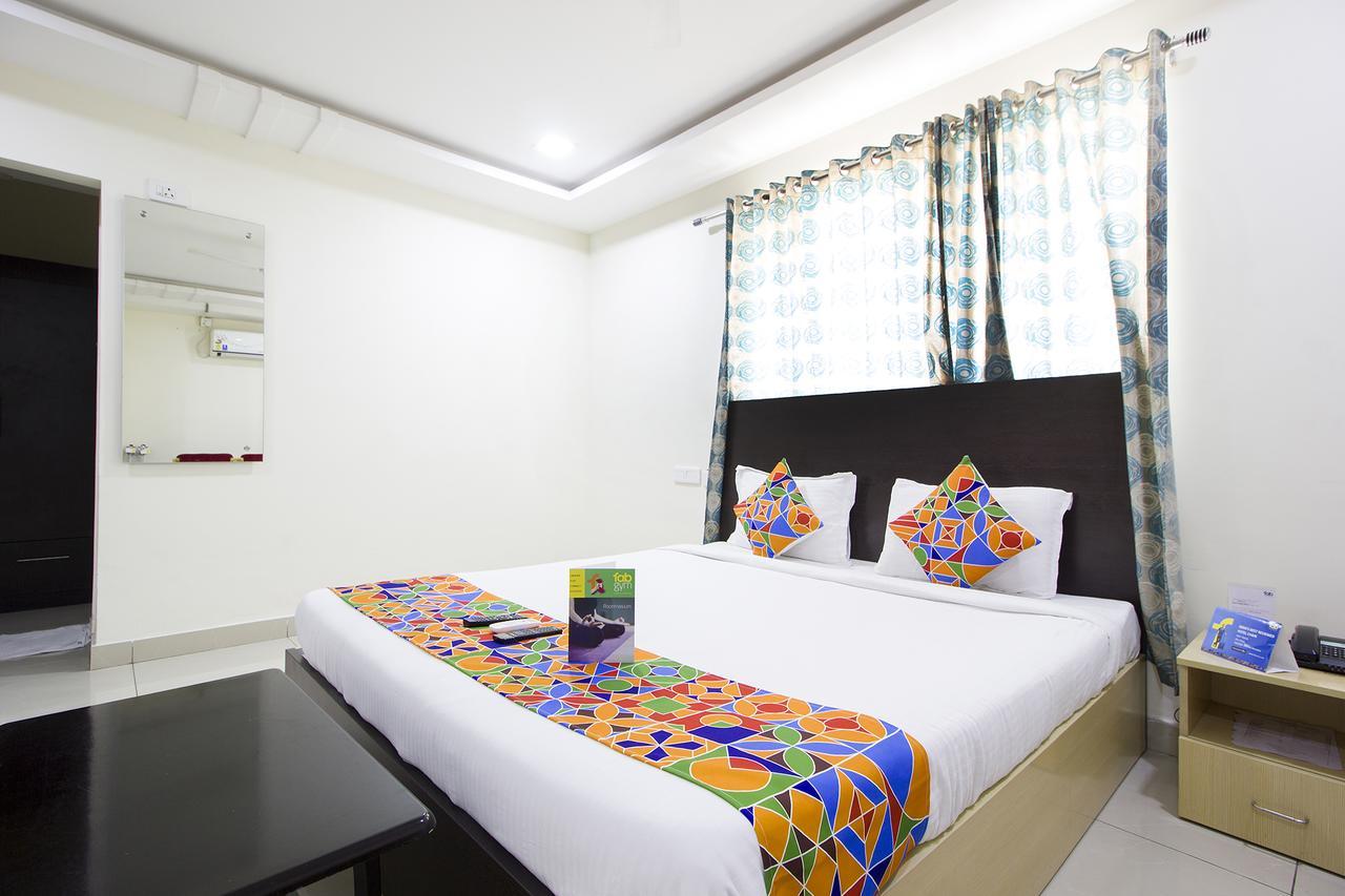 Hotel Fabhotel Siri Madhapur - Fully Vaccinated Staff Hyderabad