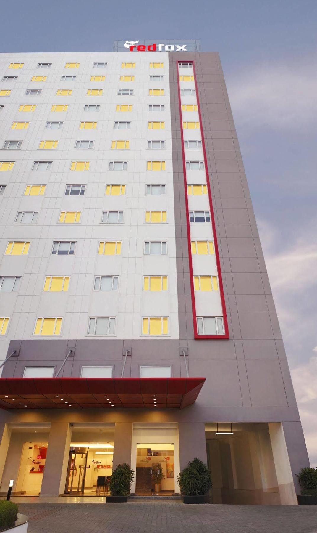 Hotel Red Fox By Lemon Tree Hotels,
