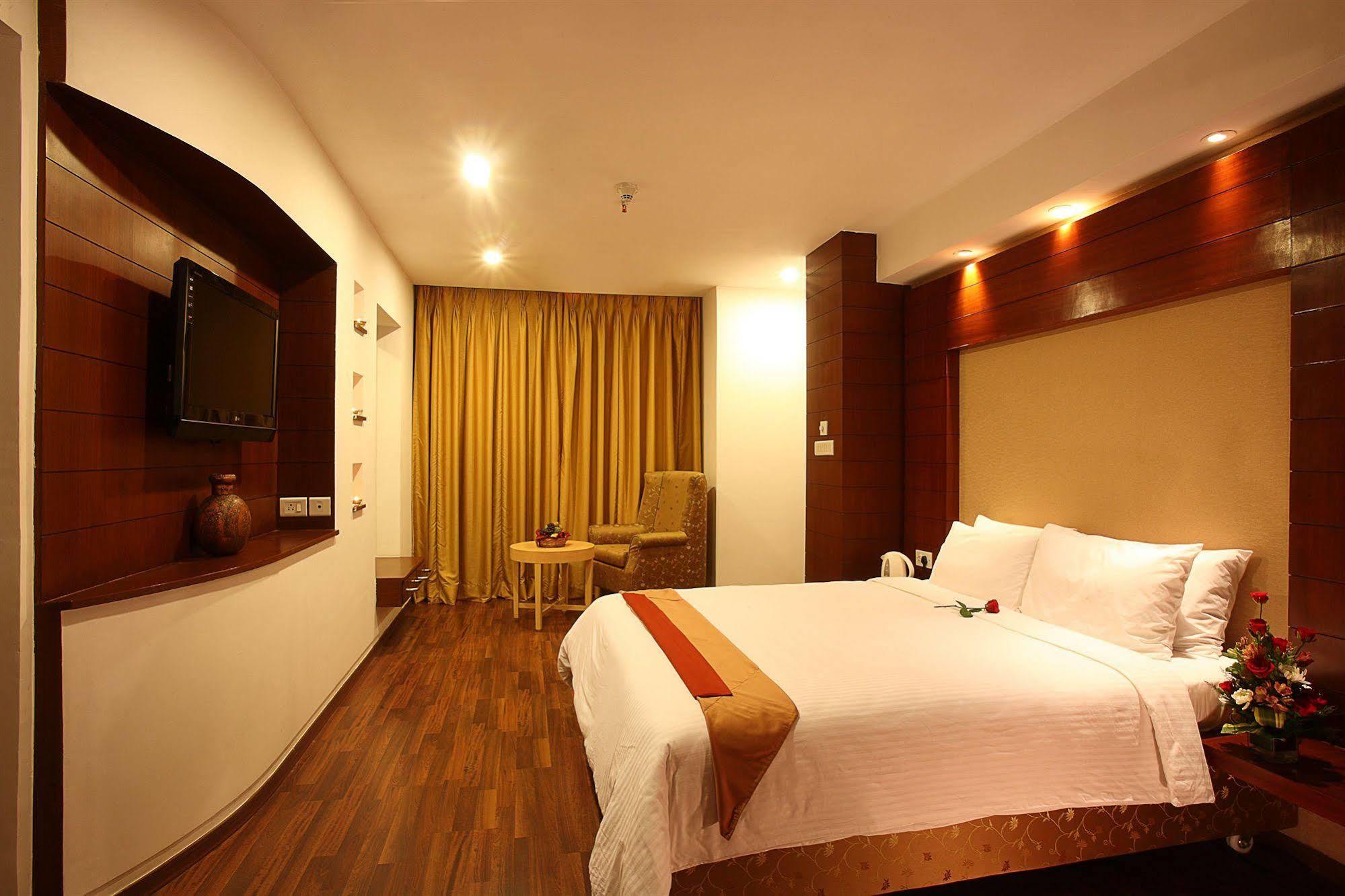The Plaza 3*