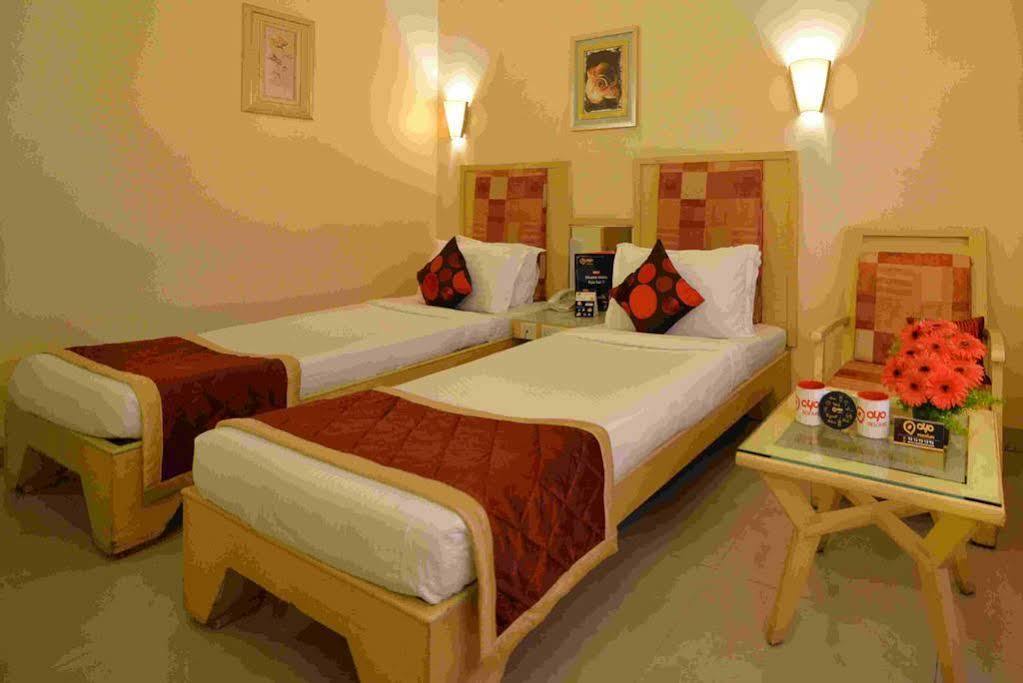 Oyo Premium Somajiguda Hotel 3*