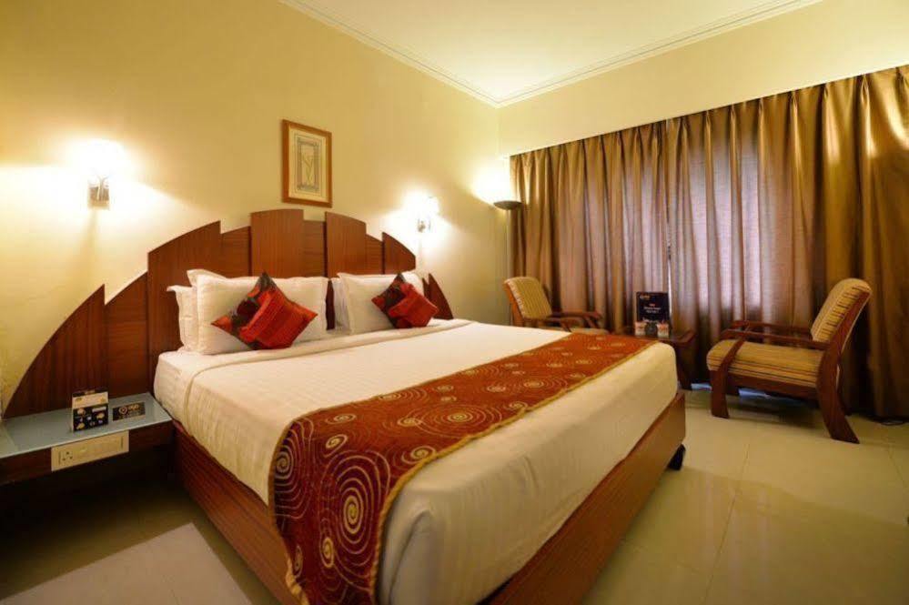 Oyo Premium Somajiguda Hotel