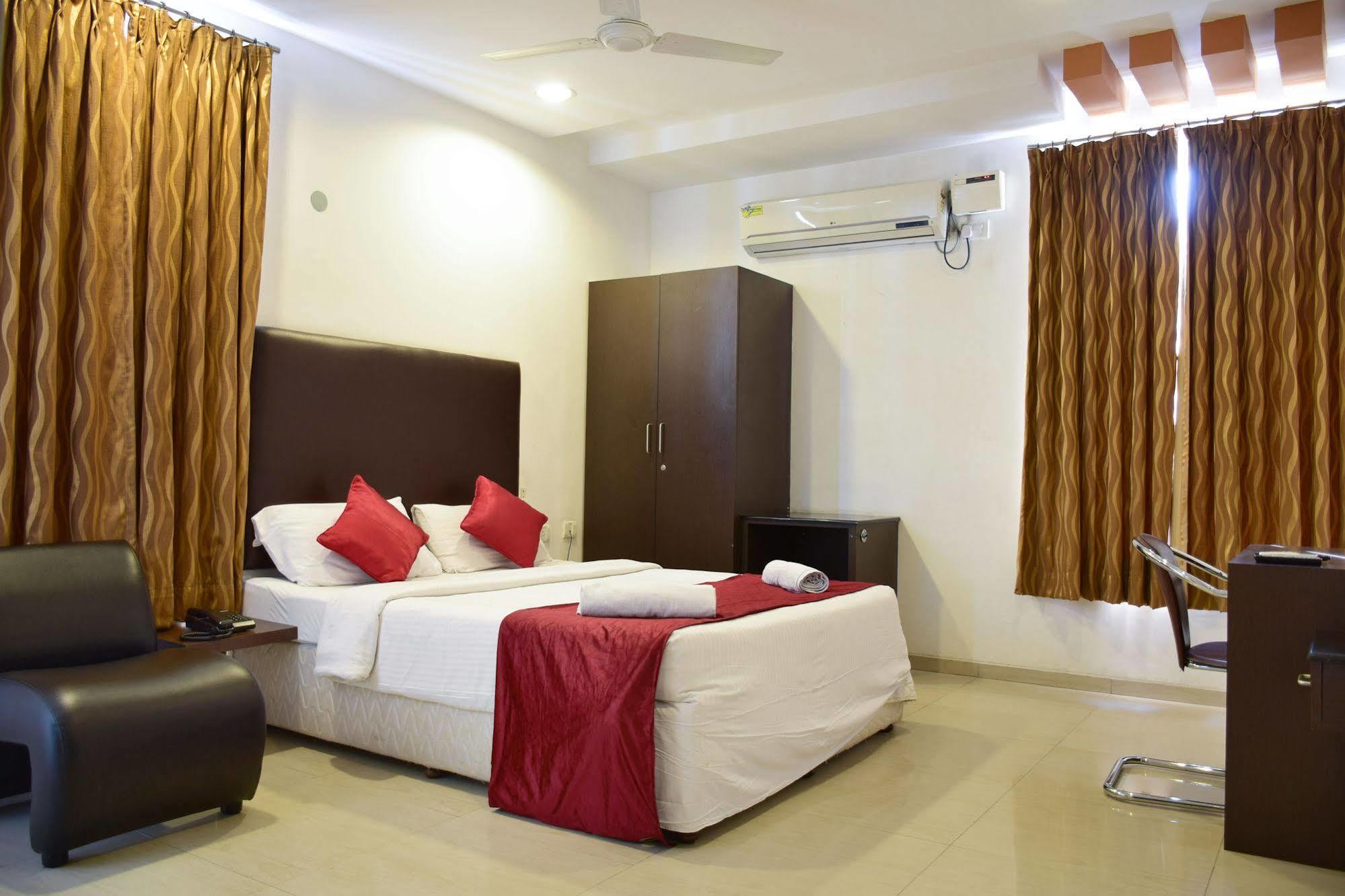 Zo Sr Nagar Hotel 3*