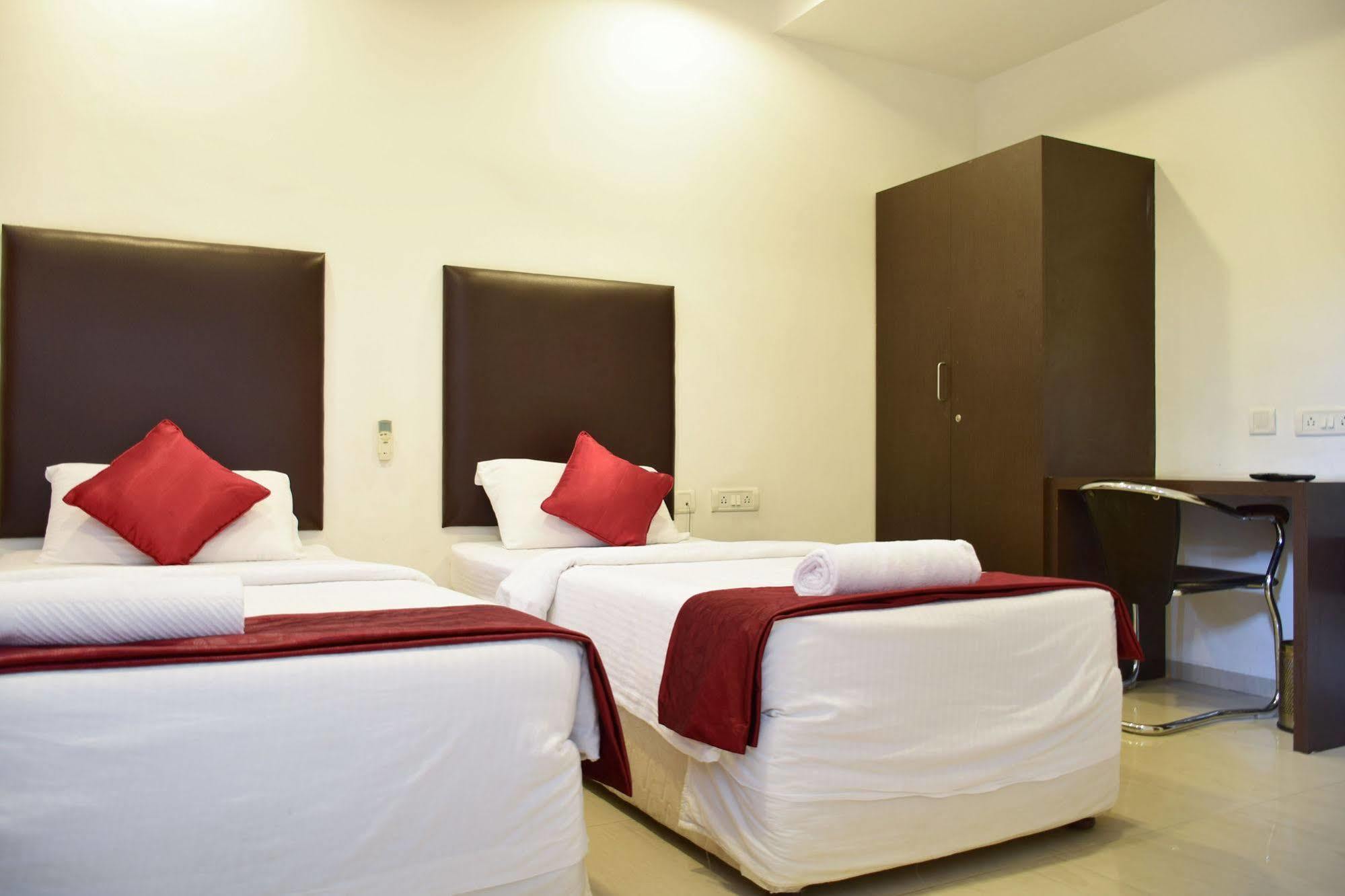 Zo Sr Nagar Hotel 3*