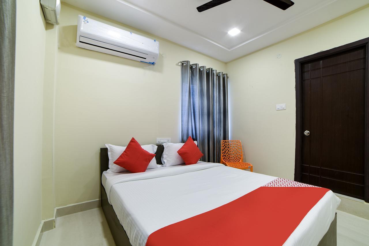 Oyo 16606 Iconic Living Hotel 3*