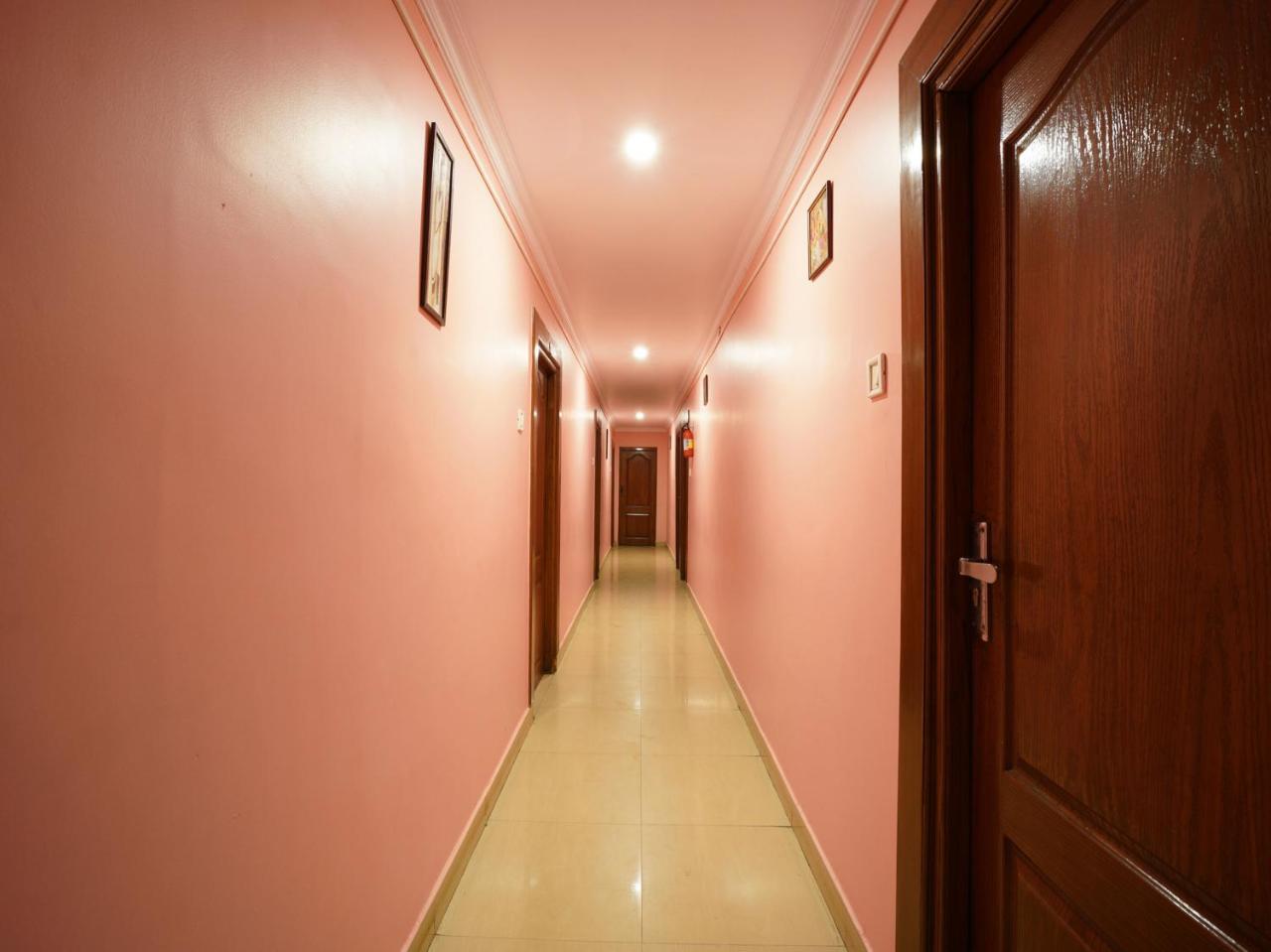 Oyo 18310 Adda Concept 3* Hyderabad