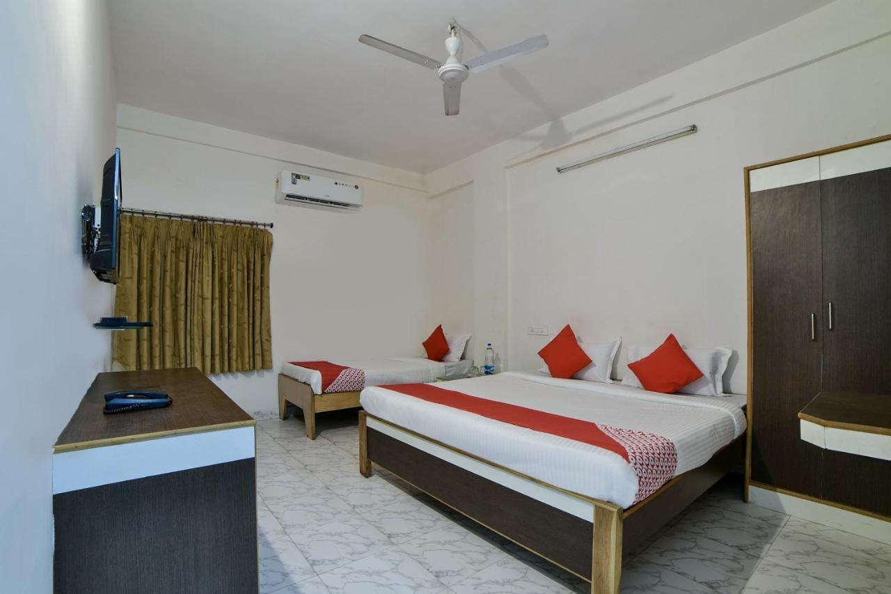 Oyo 16533 Sudarshan 3*