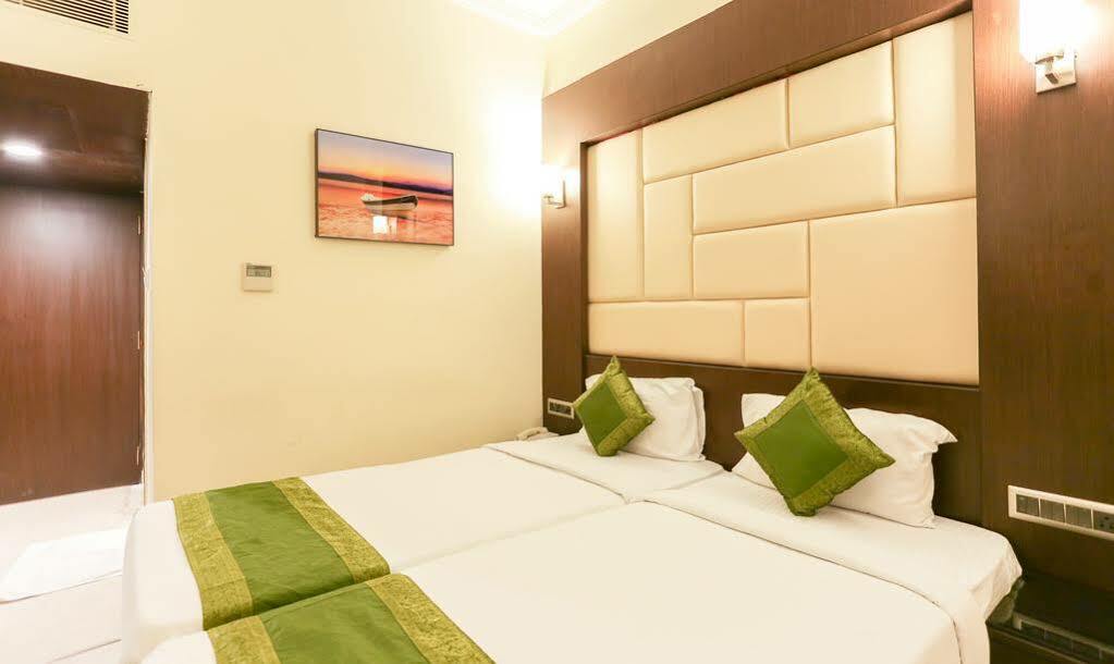 Hotel Woodbridge Grand 2*