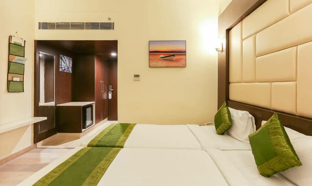 Hotel Woodbridge Grand