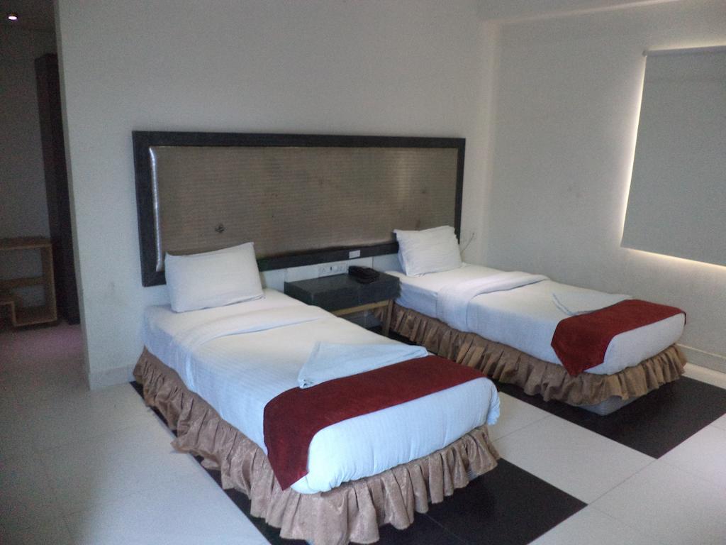O Palak Residency Near Erragadda Metro Station 2*