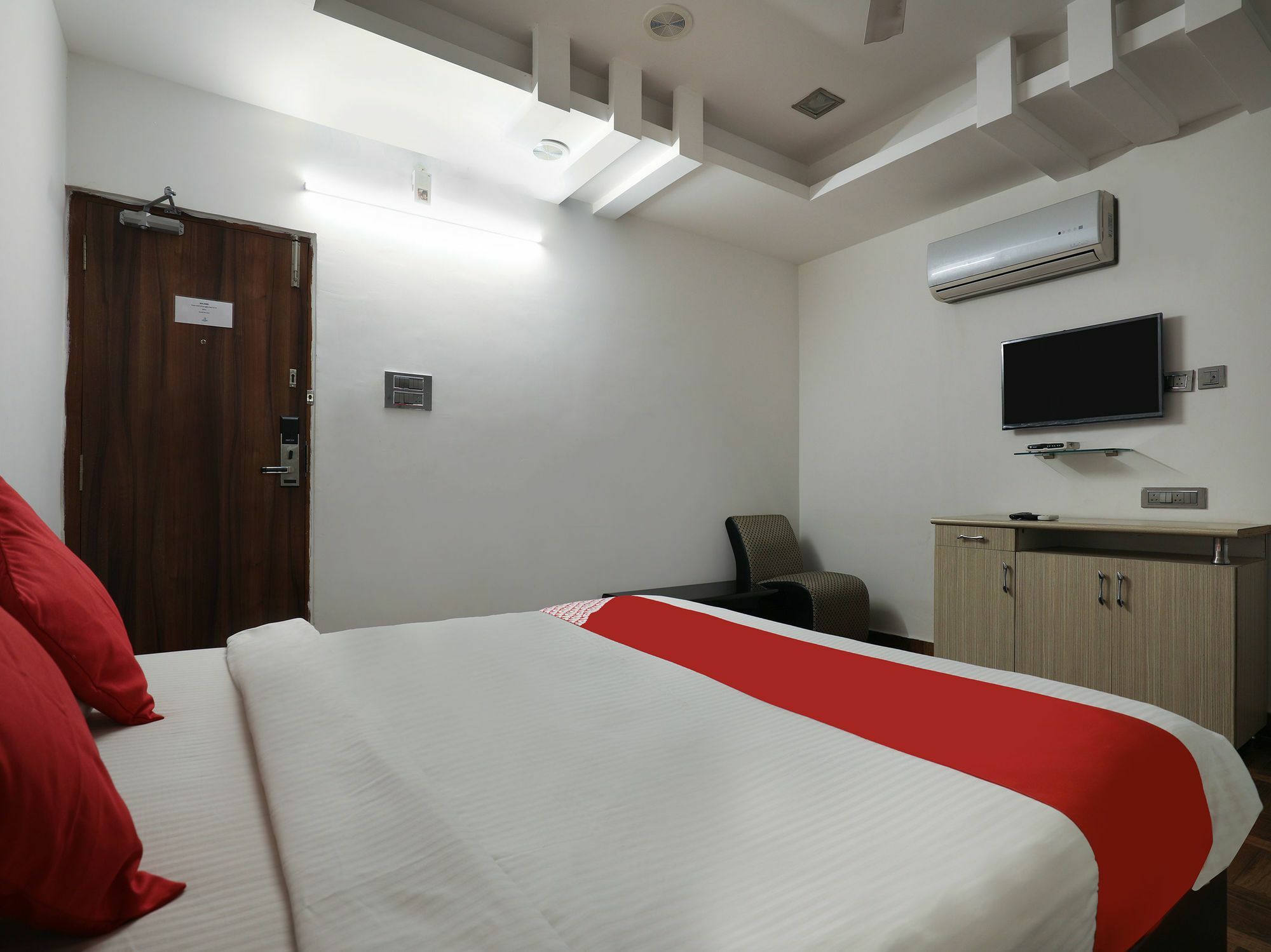 Oyo 986 Akhand Homes Hotel