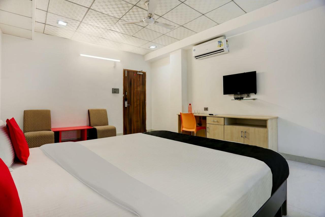 Hotel Oyo 986 Akhand Homes