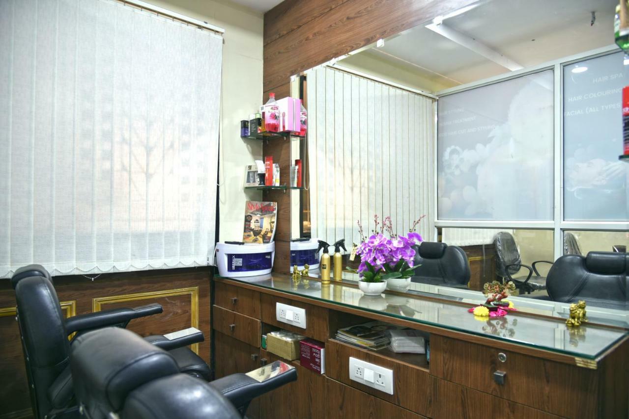 Quality Residency Hotel 3*