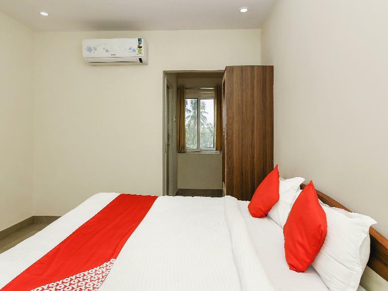 Oyo 28679 Sri Lakshmi Deluxe 2* Hyderabad