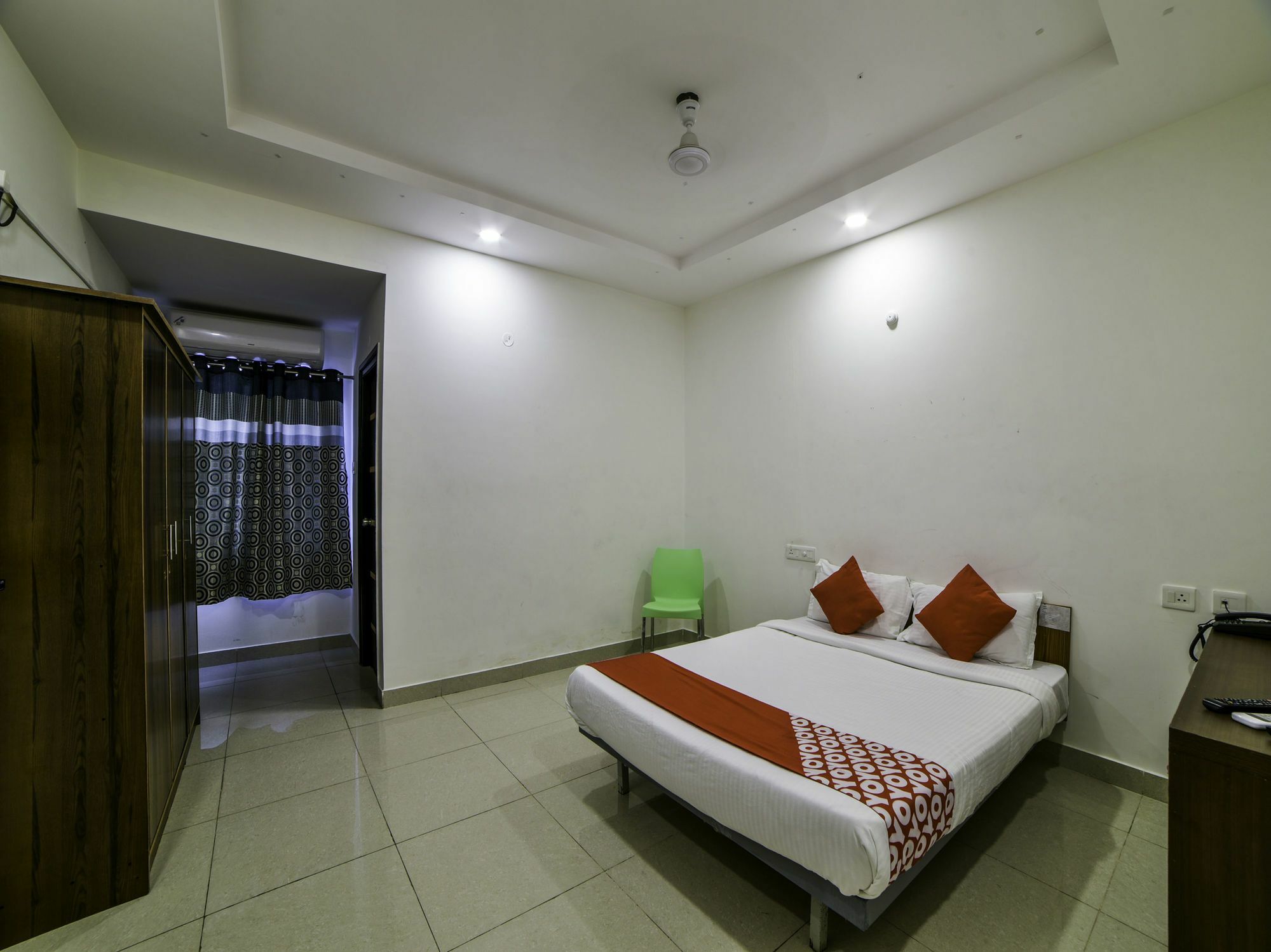 Hotel Oyo 14184 Stone Hyderabad