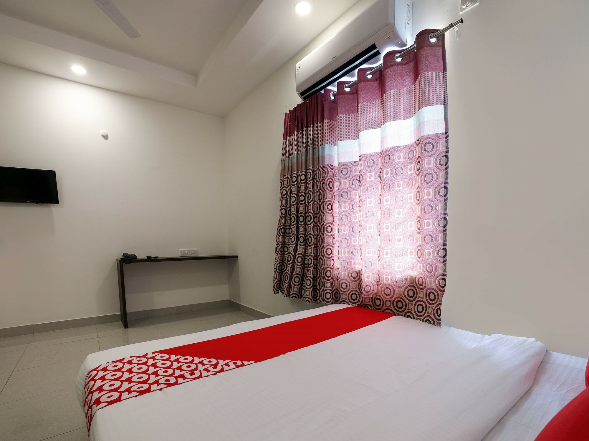 Hotel Oyo 14184 Stone 2*