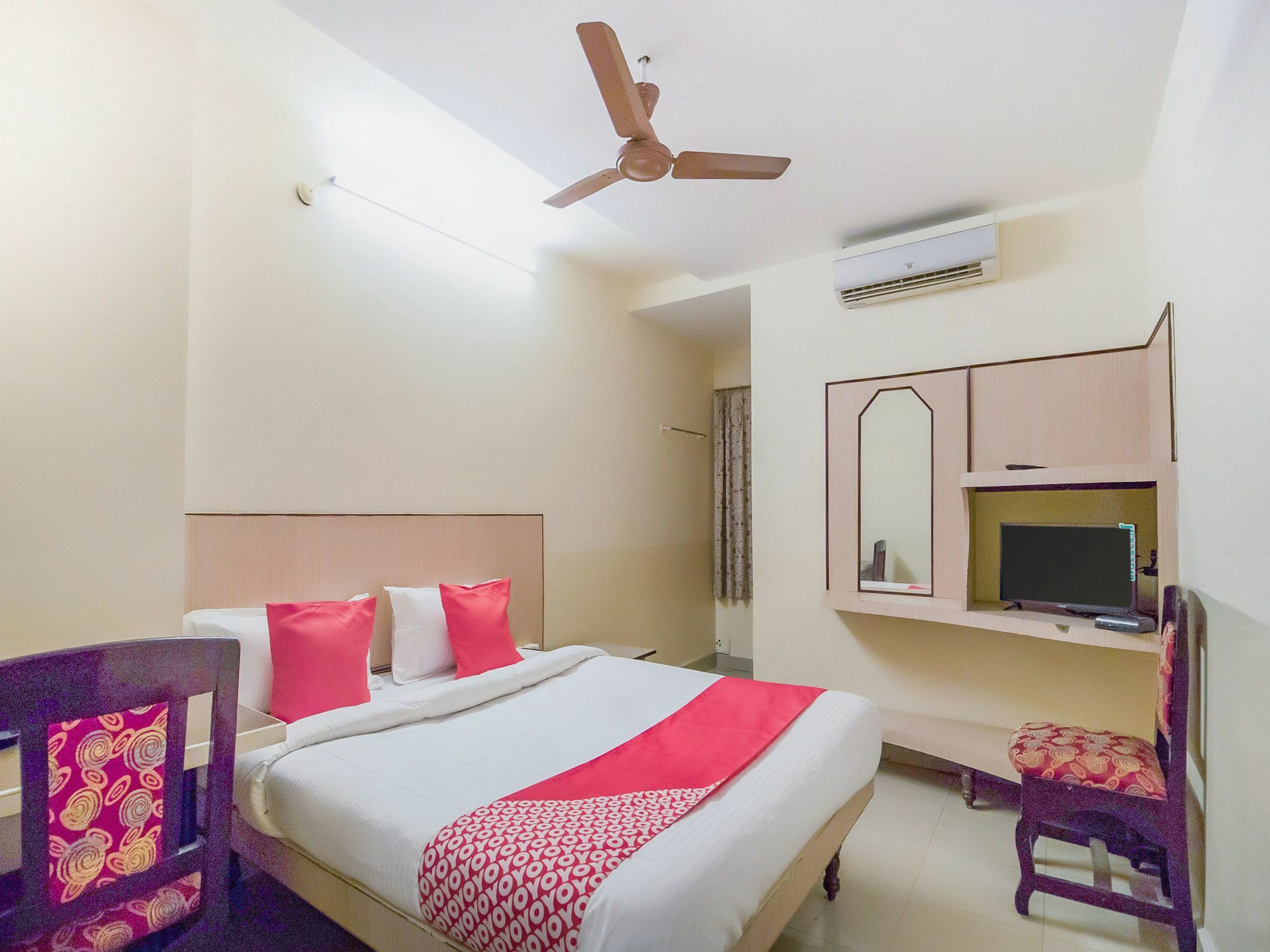 Hotel Oyo 13300 Anupama Residency