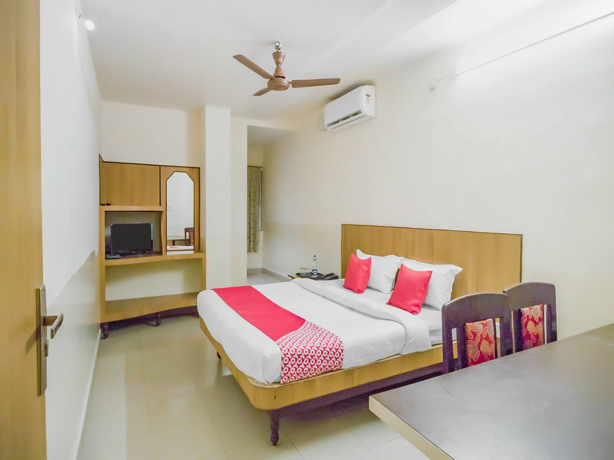 Hotel Oyo 13300 Anupama Residency