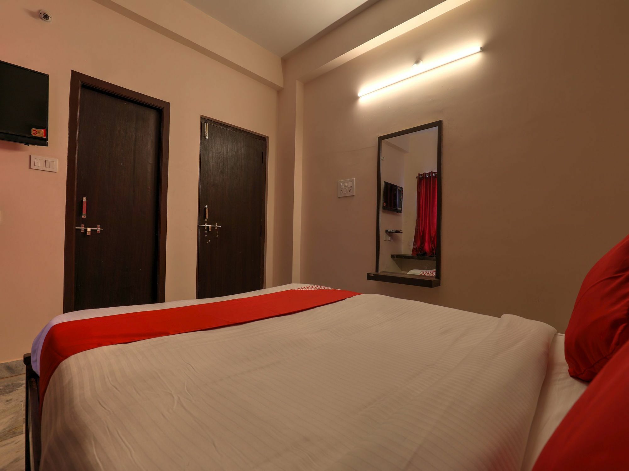 Oyo 15168 Sucasa Homes Hotel