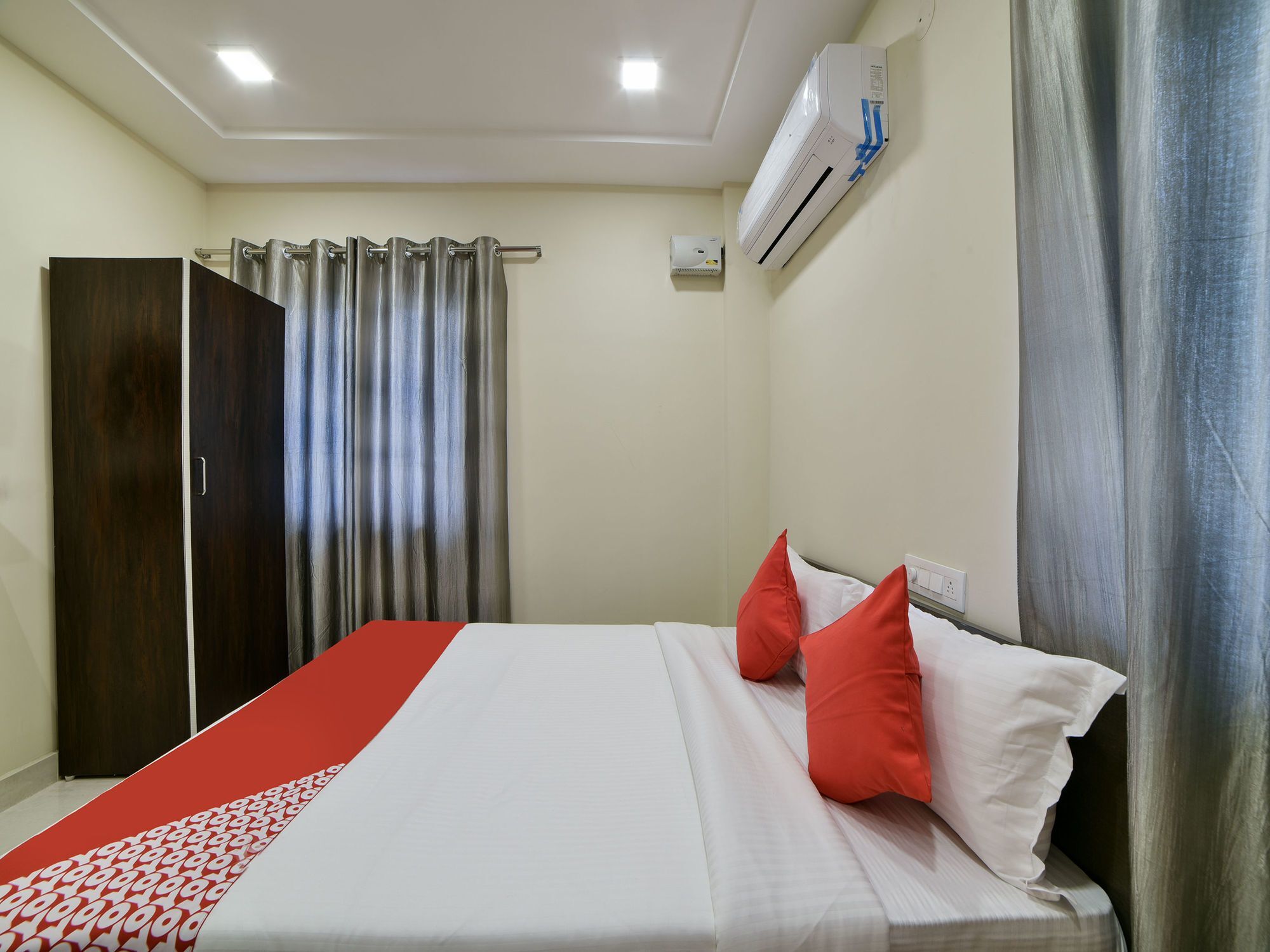 Oyo 16606 Iconic Living 3*